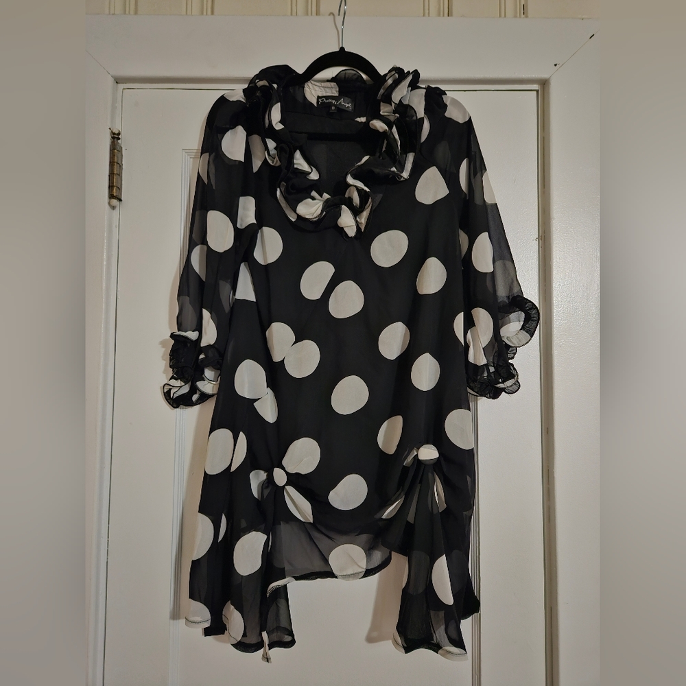 Boutique Dress Polka-dot sheer Overlay on solid blk lining. Size Small